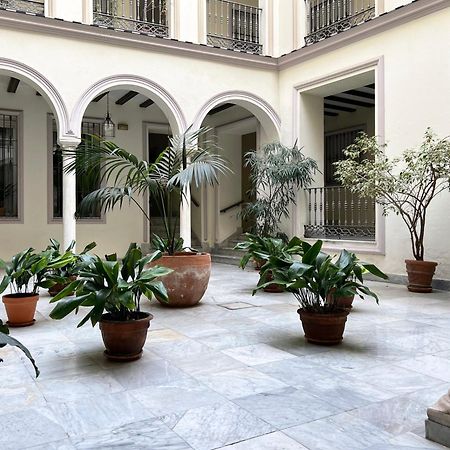 Estudio Suite San Vicente - Aloha Sevilla Buitenkant foto