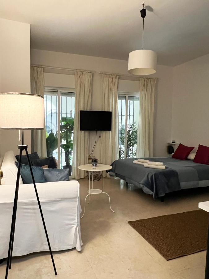 Estudio Suite San Vicente - Aloha Sevilla Buitenkant foto