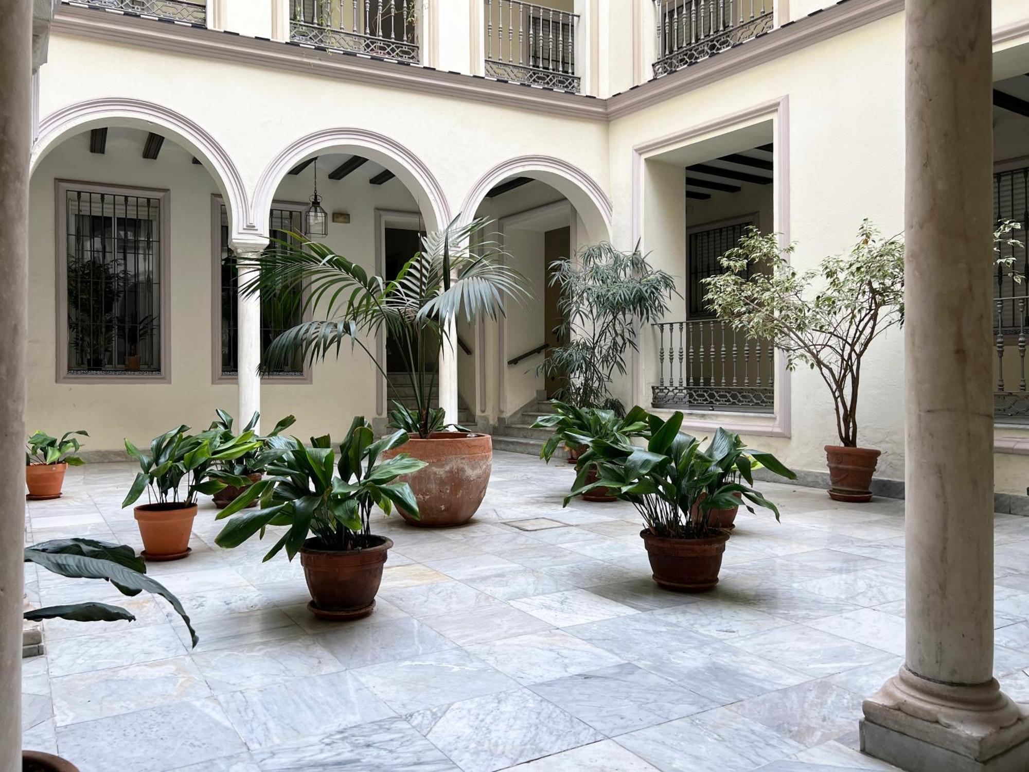 Estudio Suite San Vicente - Aloha Sevilla Buitenkant foto