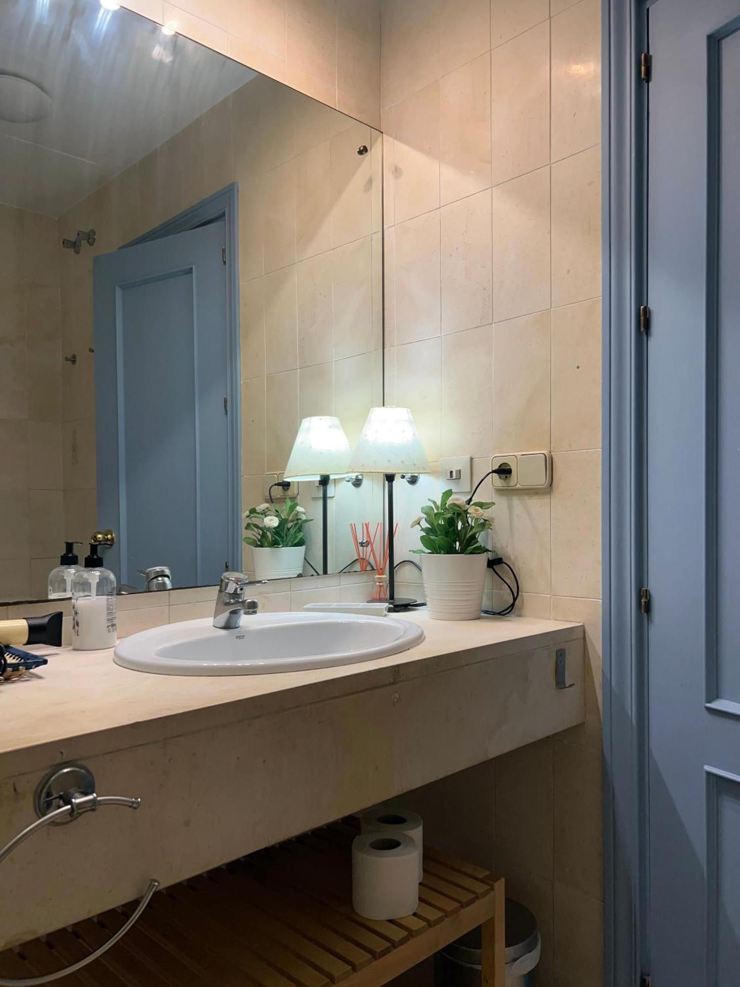 Estudio Suite San Vicente - Aloha Sevilla Buitenkant foto