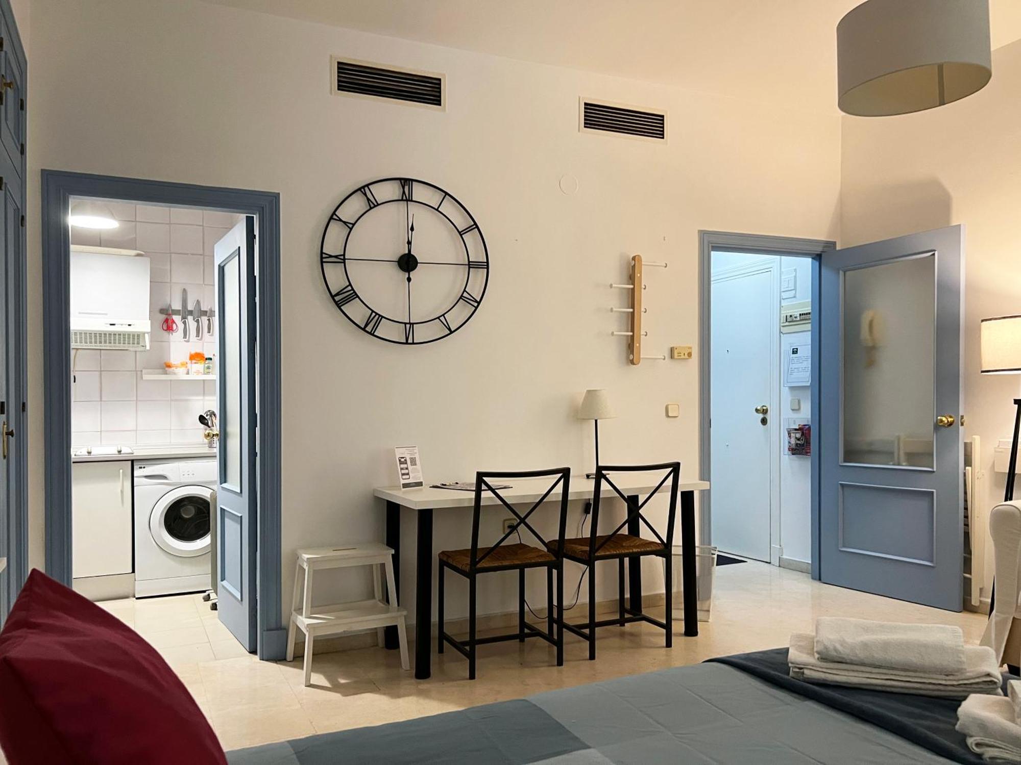 Estudio Suite San Vicente - Aloha Sevilla Buitenkant foto